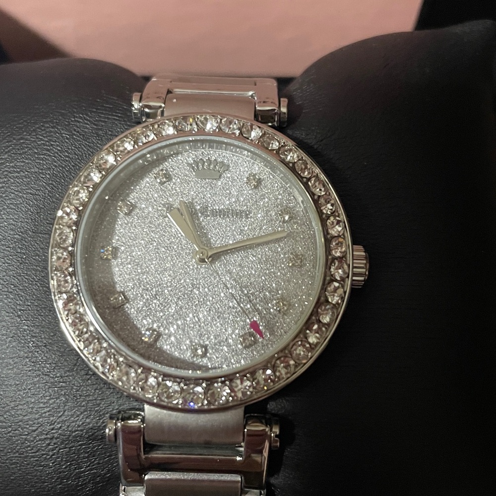 Juicy Couture Silver Timepiece with Sparkling Dial BNIB - Picture 2 of 6
